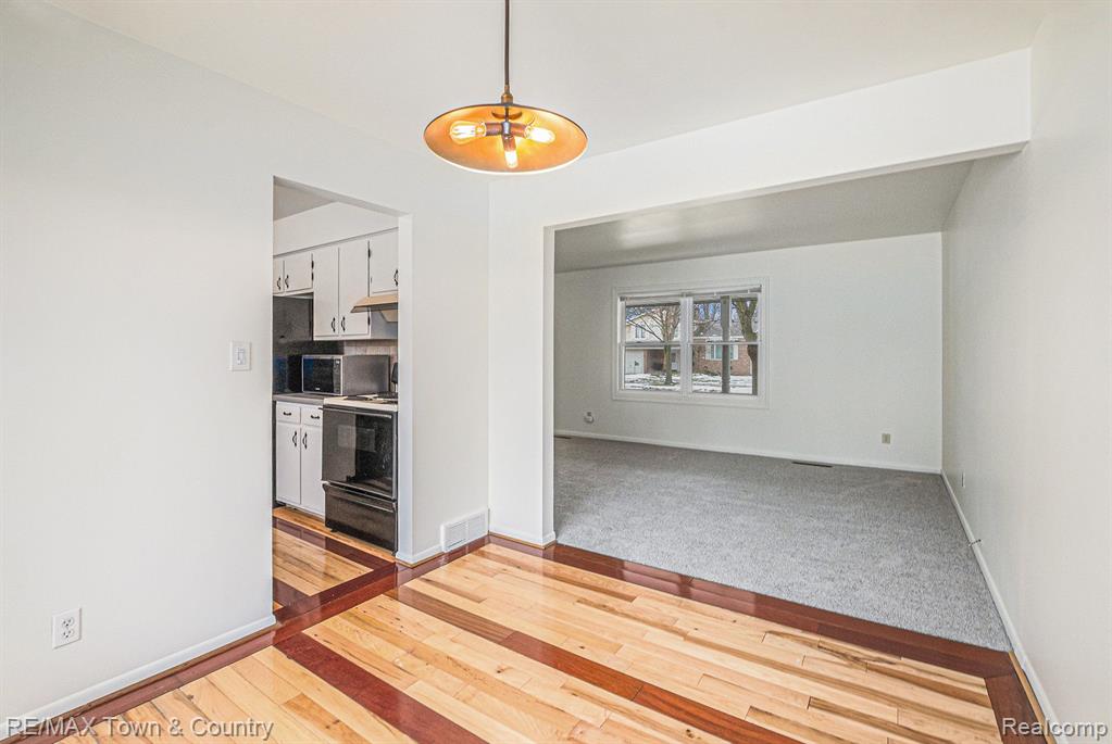 537 SPRING Lane, Flushing, MI 48433 — Photo 8