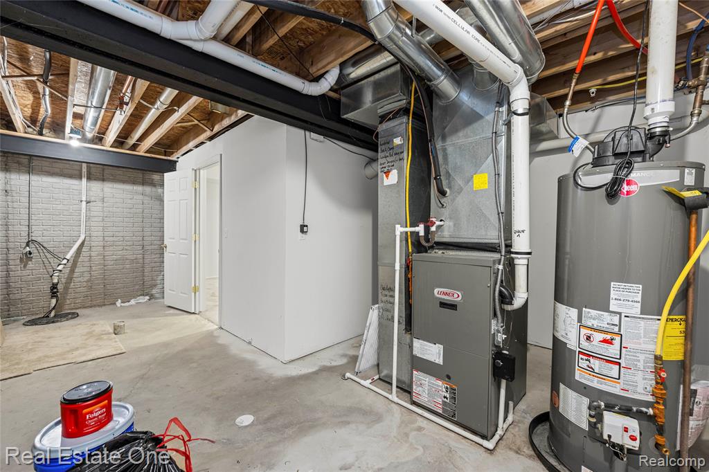 23102 Alexa, Walled Lake, MI 48390 — Photo 15