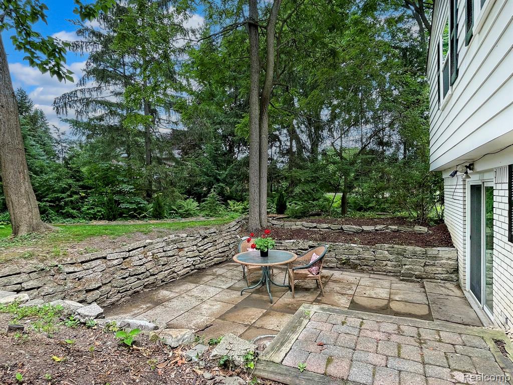 5753 Thorny Ash Road, Rochester, MI 48306 — Photo 33