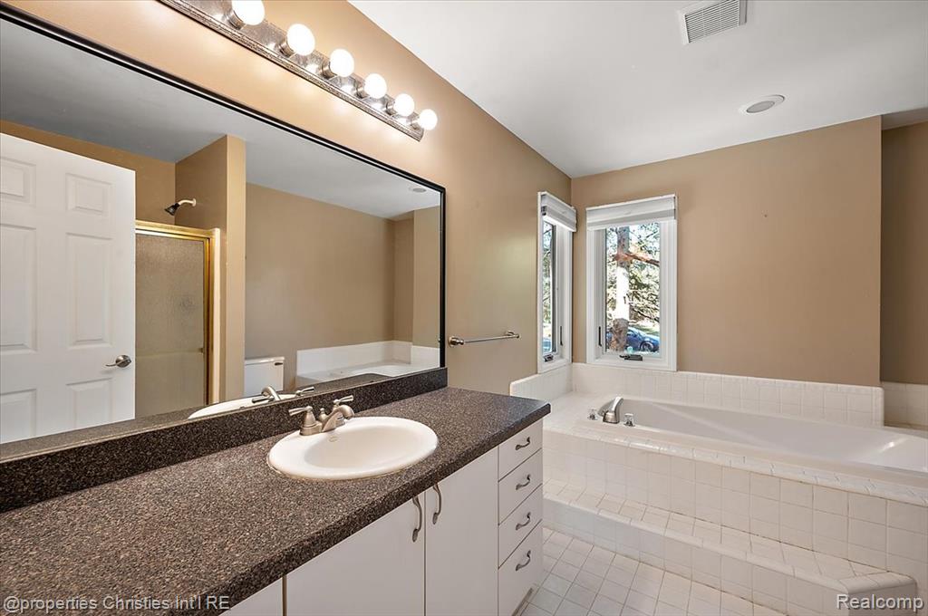 6835 High Ridge Road, West Bloomfield, MI 48324 — Photo 50