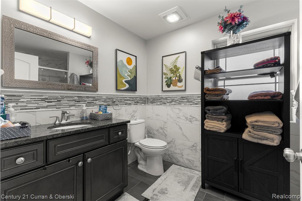 6804 Centralia Street, Dearborn Heights, MI 48127 — Photo 36