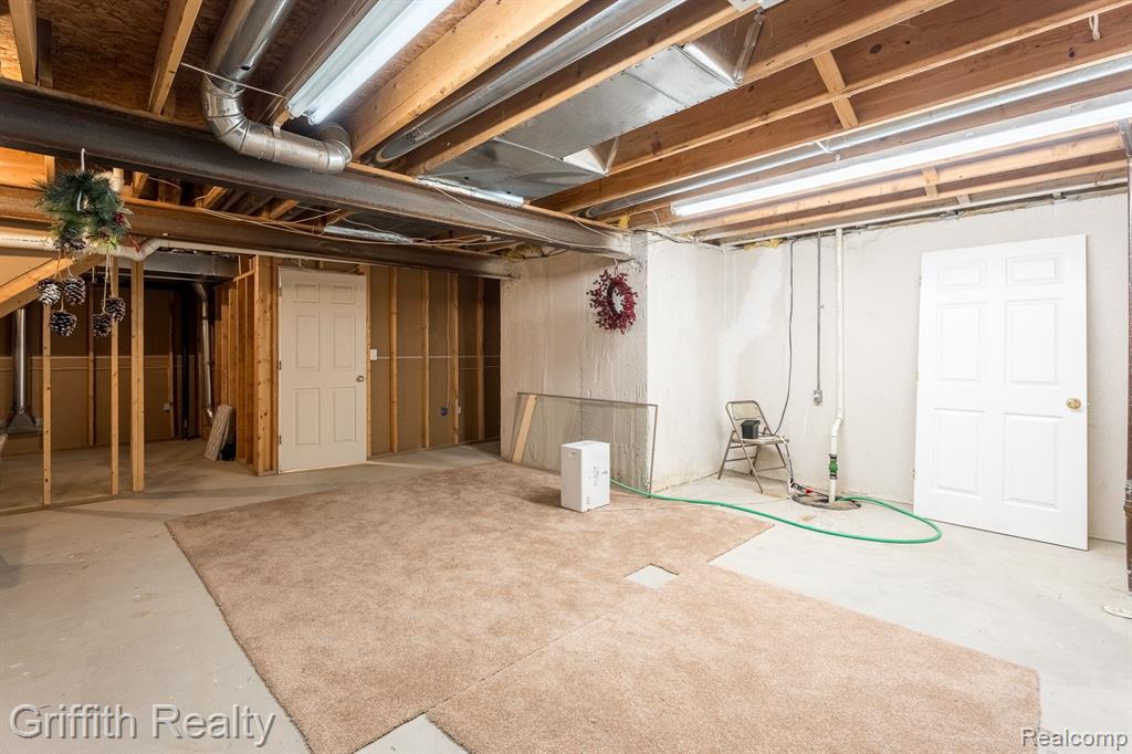 850 CALPERNIA, Wixom, MI 48393 — Photo 31