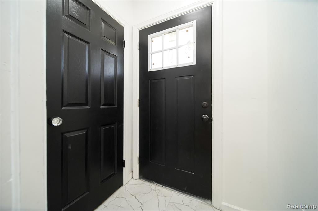243 Newport Street, Detroit, MI 48215 — Photo 9
