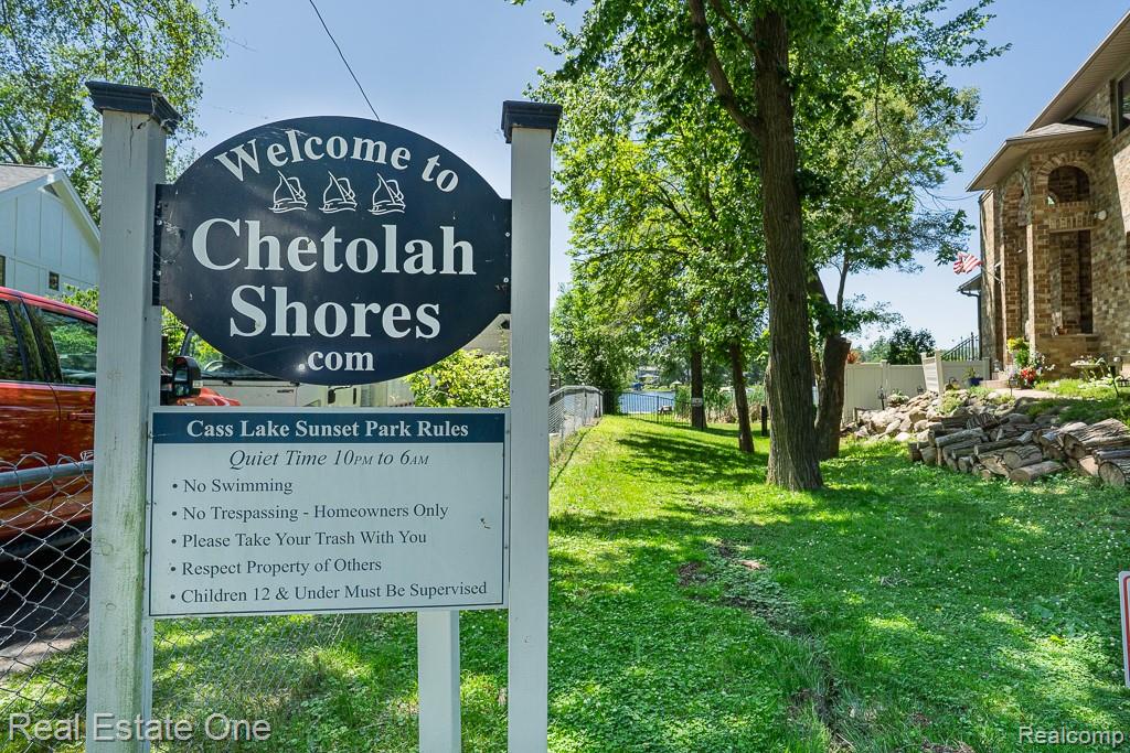 4644 Charest Avenue, Waterford, MI 48327 — Photo 8