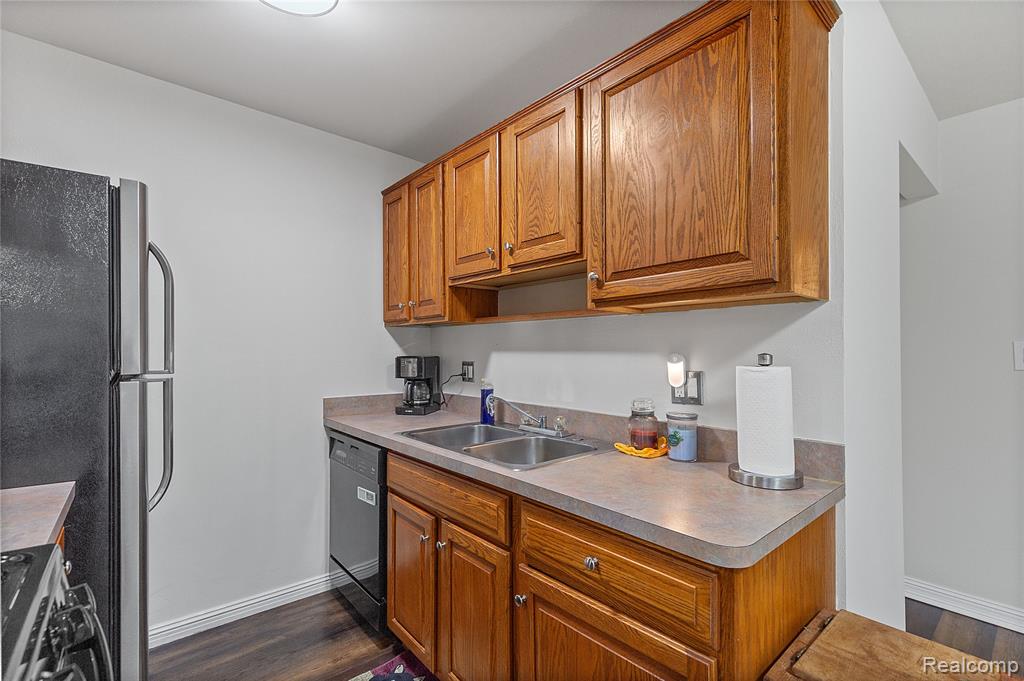 45311 Kensington St., Utica, MI 48317 — Photo 8