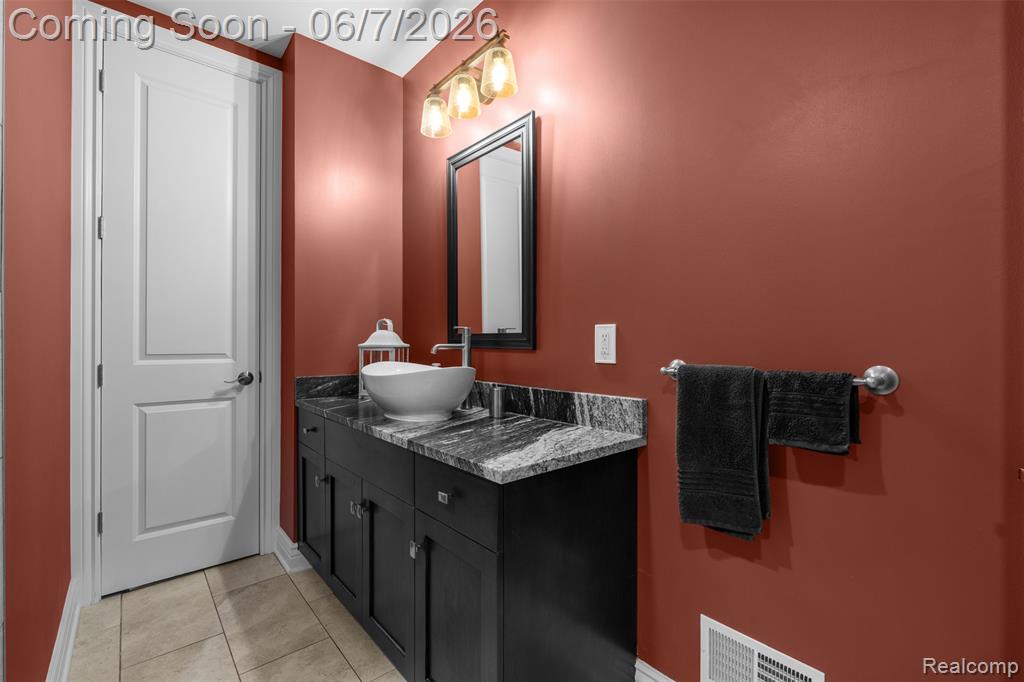 56074 Lario Court, Macomb, MI 48042 — Photo 35