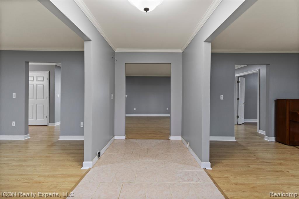 5580 HEGEL Road, Goodrich Vlg, MI — Photo 3