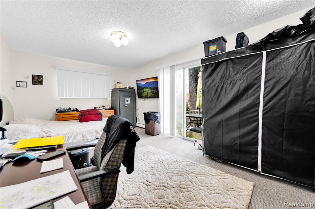 2952 PRYNNE Street, Keego Harbor, MI 48320 — Photo 41