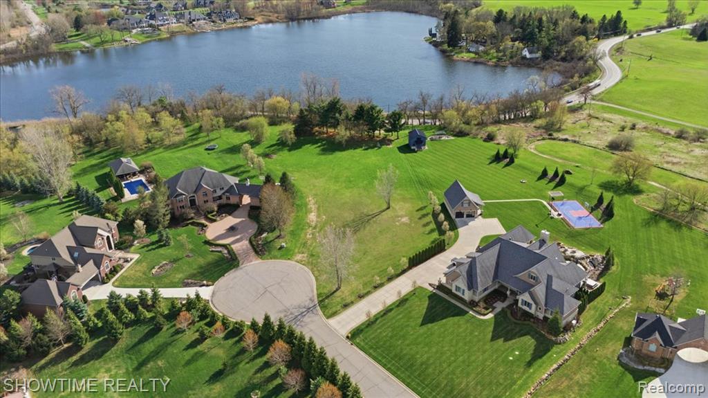 69225 Lake Point Court, Romeo, MI 48065 — Photo 10
