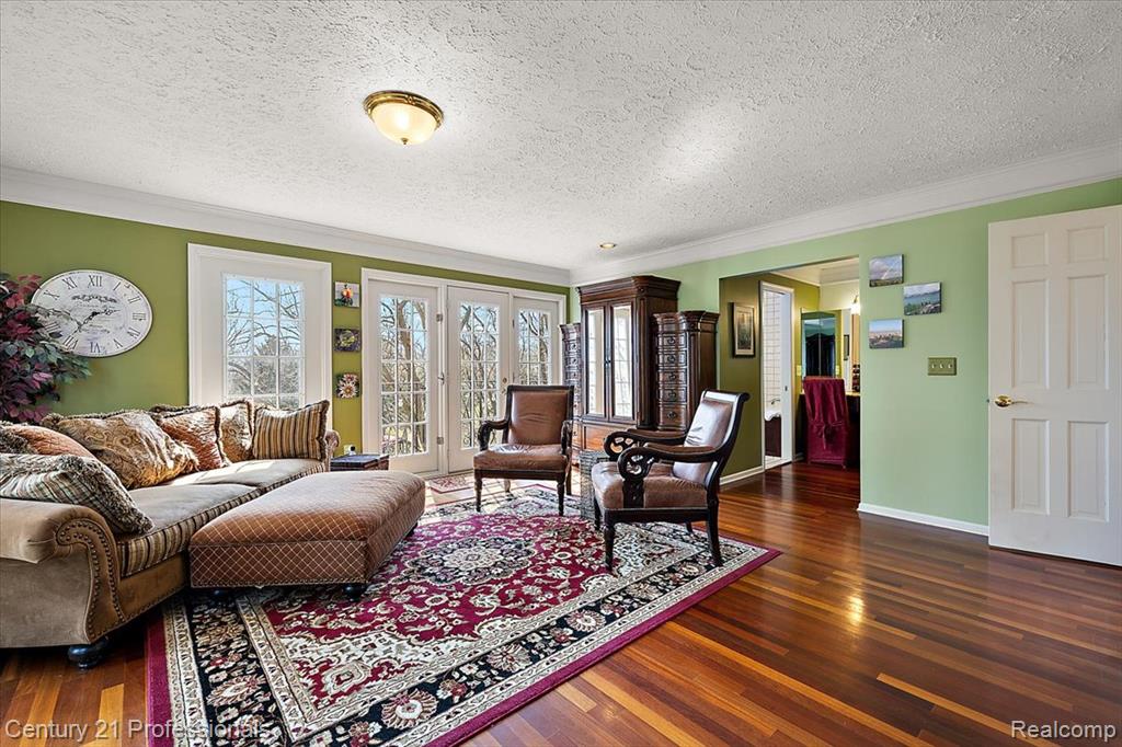 Primary Suite-Sitting Room