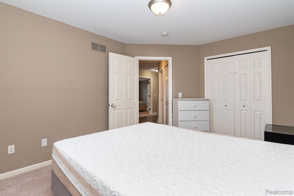 552 CROWN RIDGE Court, White Lake, MI — Photo 52