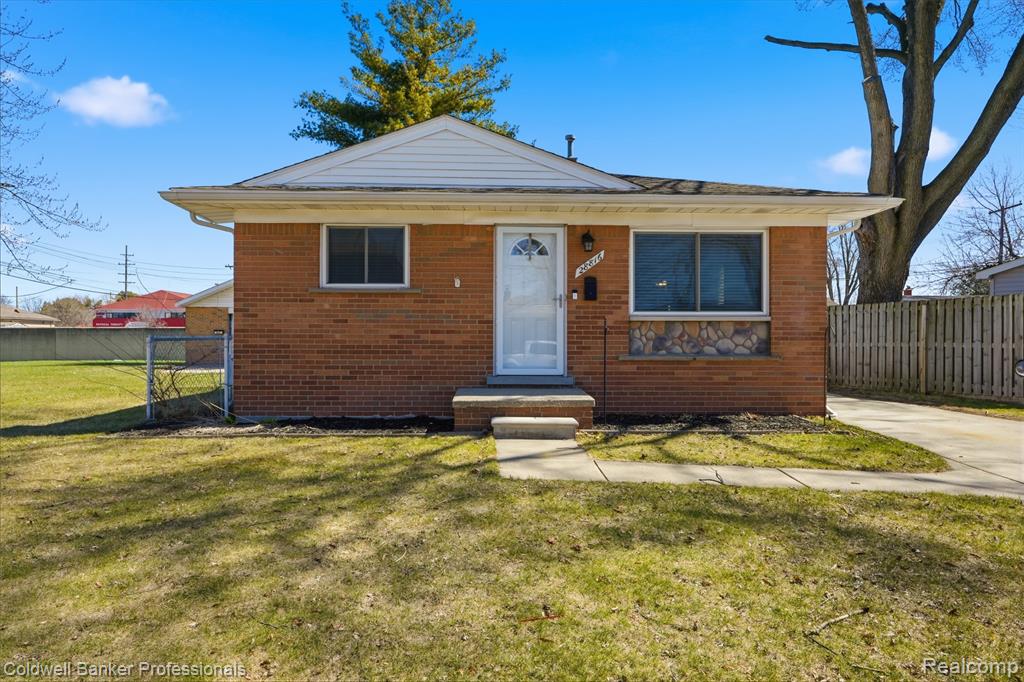 28816 Groveland Street, Madison Heights, MI 48071 — Photo 2