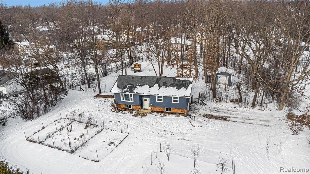451 6 Mile Road, Whitmore Lake, MI 48189 — Photo 27