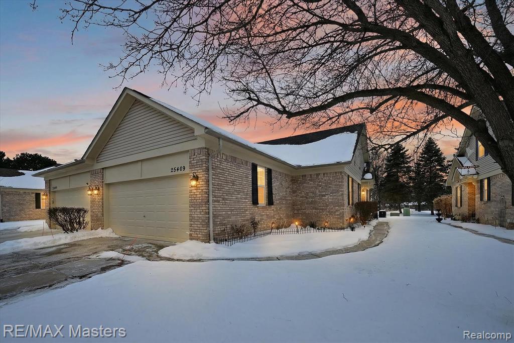 25409 Willowbrook Court, Flat Rock, MI 48134 — front exterior