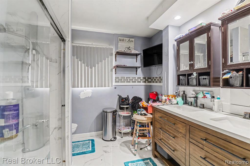 19115 Old Homestead Drive, Harper Woods, MI 48225 — Photo 16