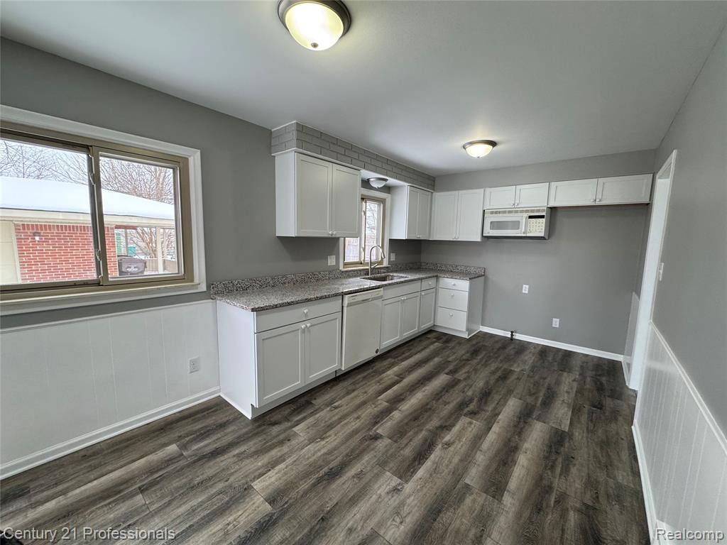 6327 Merriman Road, Garden City, MI — Photo 23