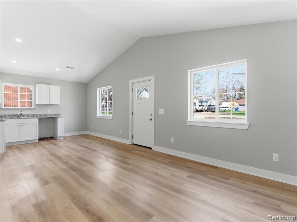 1005 Lakeview Street, Waterford, MI 48328 — Photo 4