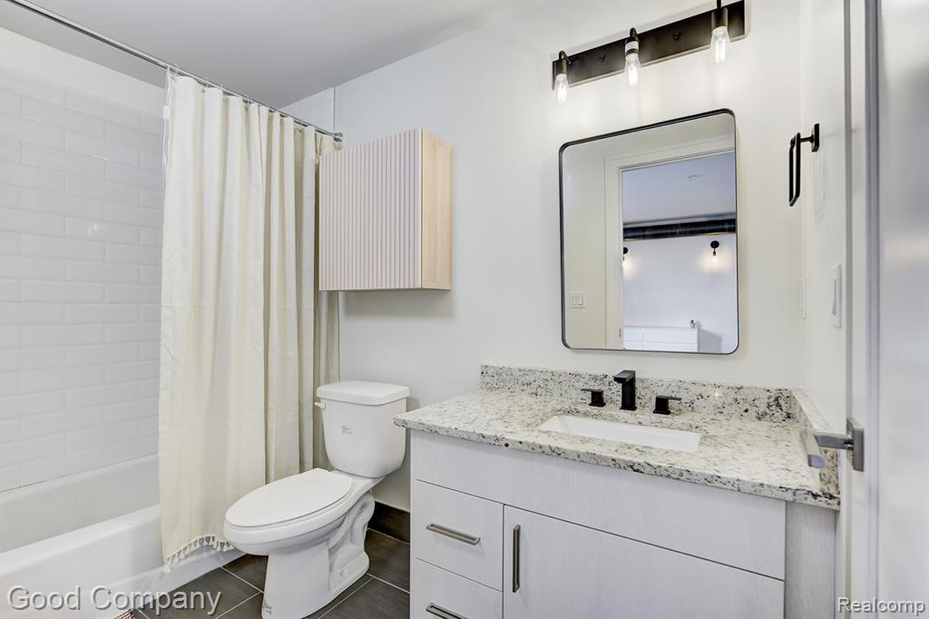 640 W 11 Mile Road, Royal Oak, MI 48067 — Photo 27