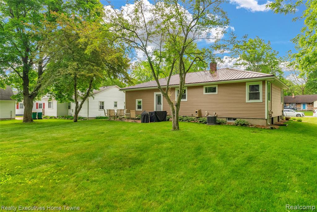2640 Huckleberry Lane, Port Huron, MI 48060 — Photo 38