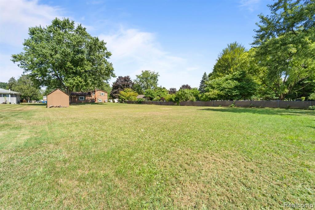 4607 Meigs Avenue, Waterford, MI 48329 — Photo 28
