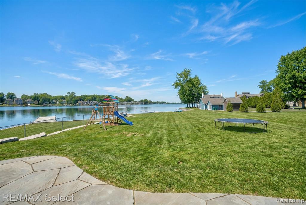 2208 Grove Park Road, Fenton, MI, 48430