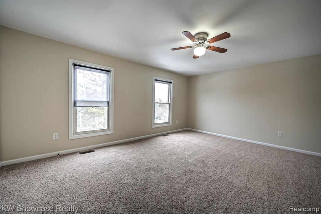 4238 STILL MEADOW Lane, West Bloomfield, MI 48323 — Photo 40