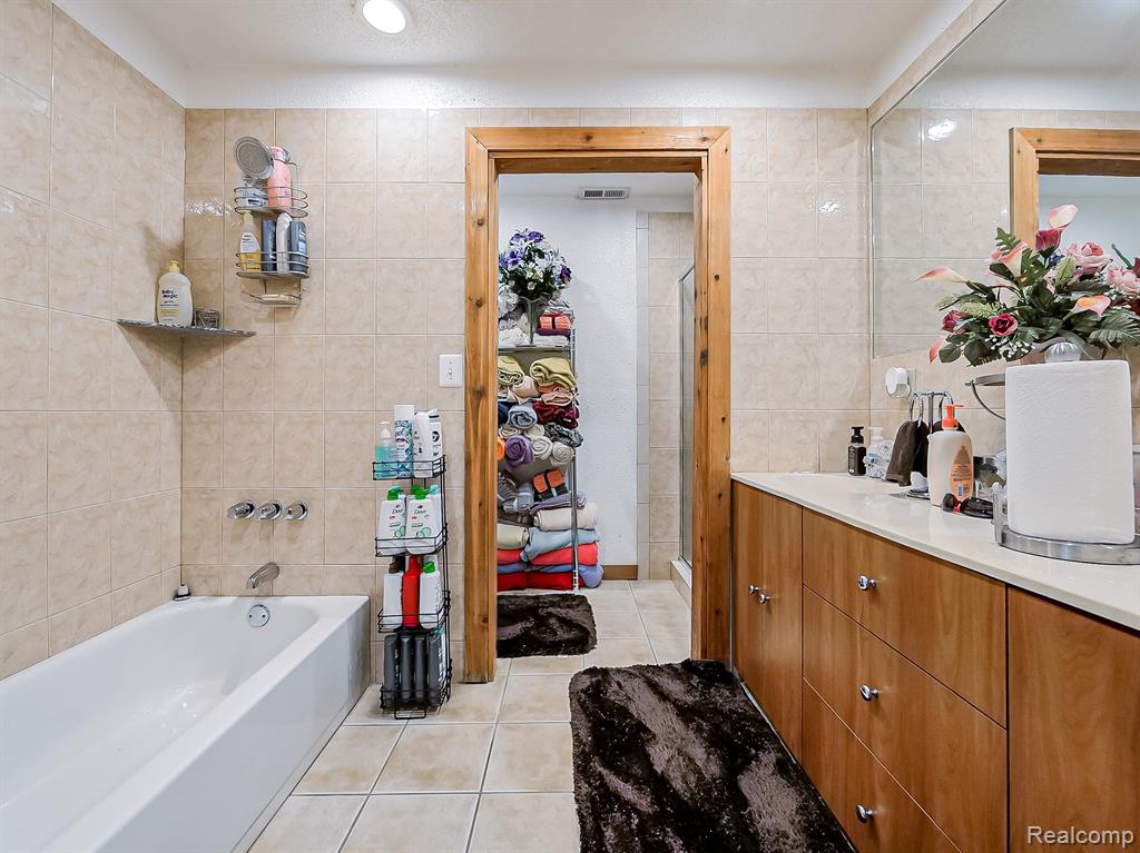19303 Fenmore Street, Detroit, MI 48235 — Photo 20