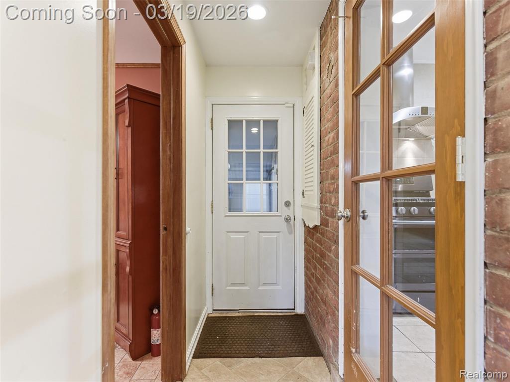 27320 Sunset Boulevard E, Lathrup Village, MI 48076 — Photo 26