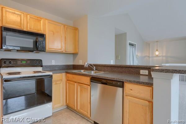 51592 Stern Lane, Chesterfield, MI — Photo 9