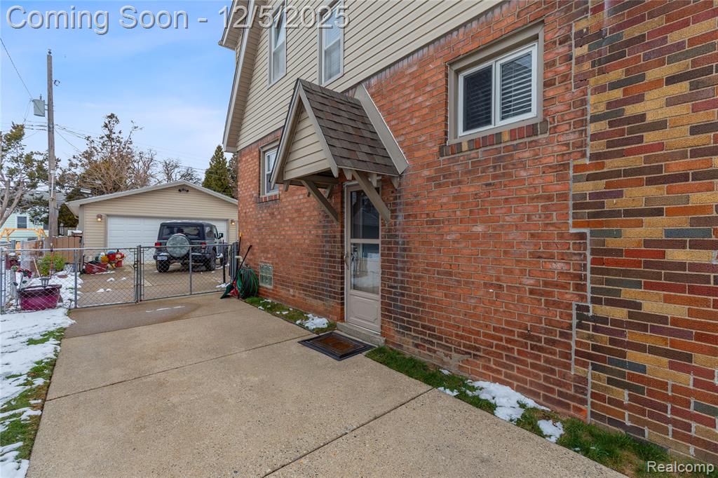8121 Edward, Center Line, MI 48015 — Photo 24