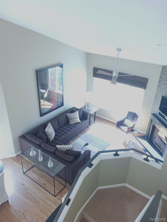 644 MILL POINTE Drive, Milford, MI 48381 — Photo 32