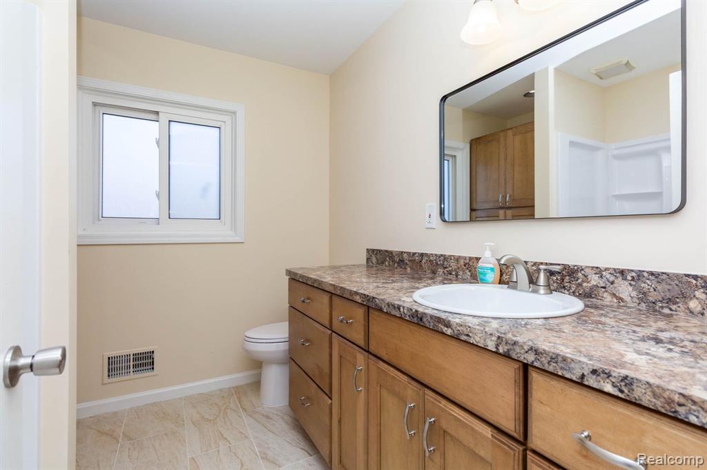 8850 Janis Street, Shelby Twp, MI 48317 — Photo 19