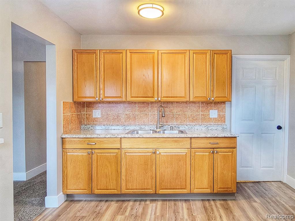 4612 KATHERINE Street, Dearborn Heights, MI 48125 — Photo 11