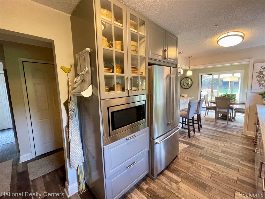 48104 COLONY FARM CIR, Plymouth, MI 48170 — Photo 38