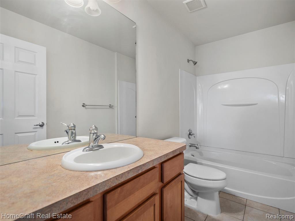 7970 HALLIE Drive, Ypsilanti, MI 48198 — Photo 19
