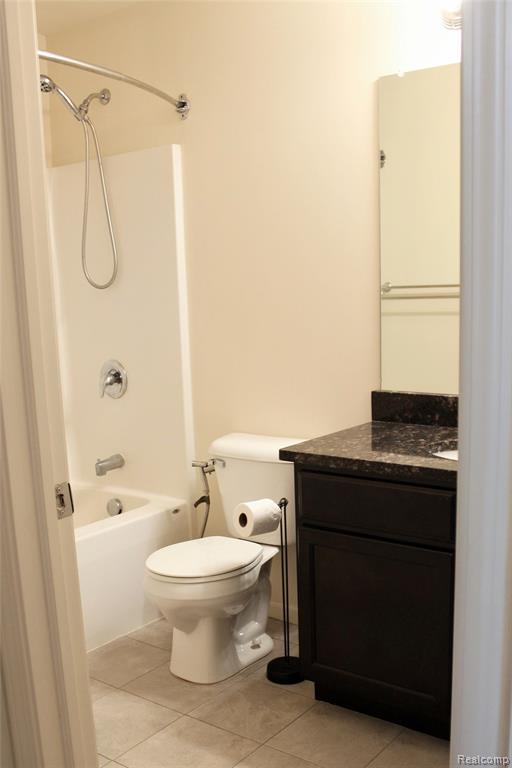 13735 Chester Court, Belleville, MI 48111 — Photo 17