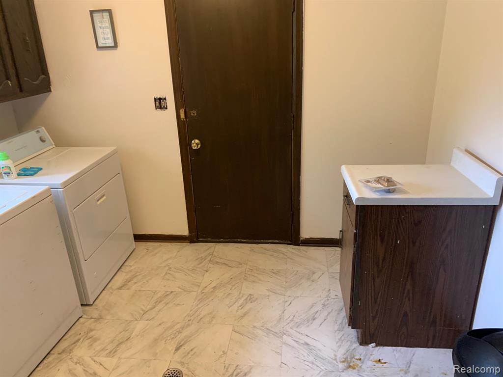 5018 LAKE BLUFF Road, West Bloomfield, MI 48323 — Photo 14