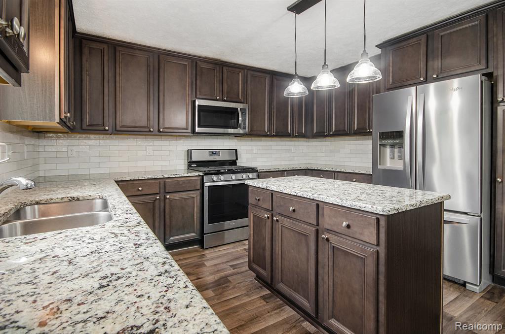 4686 Downing Drive, Pinckney, MI 48169 — Photo 12