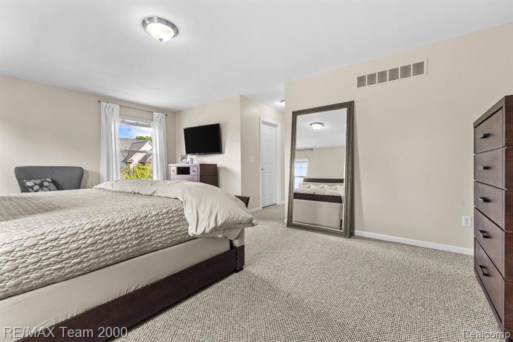 51139 GOLD RIDGE Lane, Canton, MI 48188 — Photo 17