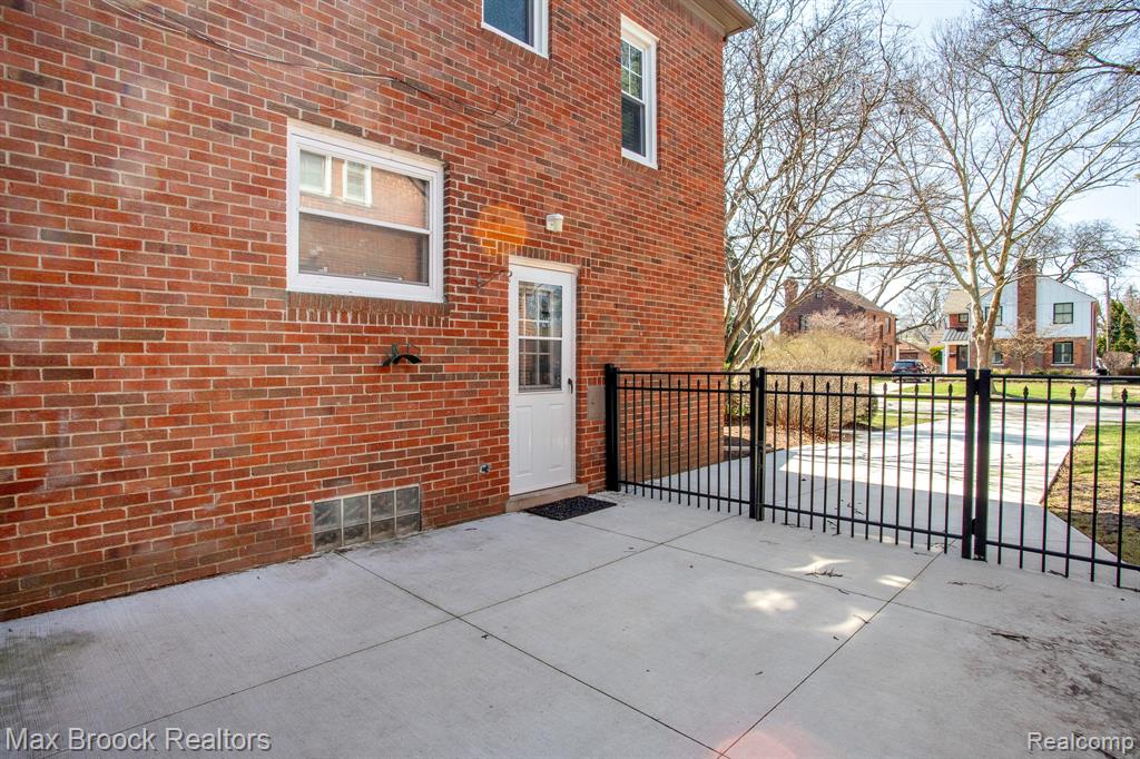 26614 Humber Street, Huntington Woods, MI — Photo 54