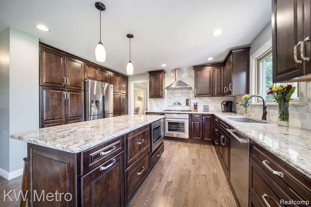 6886 Vail Court, Clarkston, MI 48348 — Photo 4
