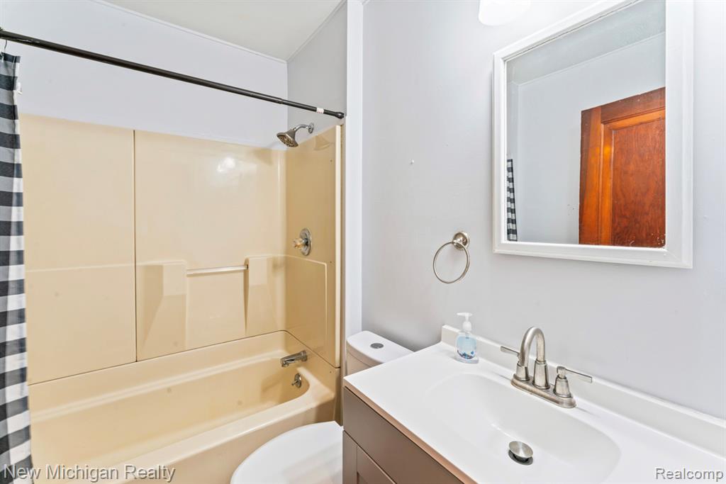 6110 Hackett, Waterford, MI 48327 — Photo 20