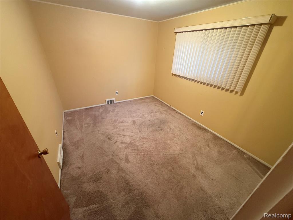 6193 N Bankle Court, Dearborn Heights, MI 48127 — Photo 5