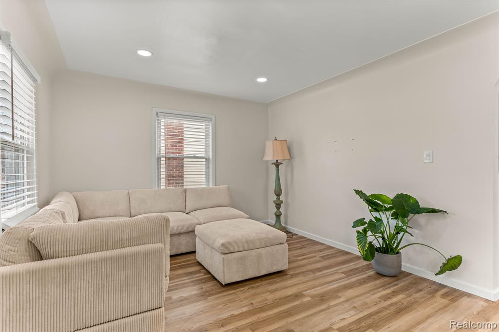 4425 GRINDLEY PARK Street, Dearborn Heights, MI 48125 — Photo 6
