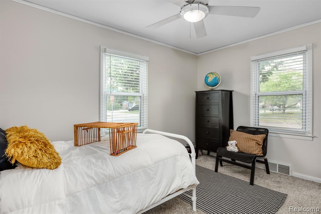 626 E Windemere Avenue, Royal Oak, MI 48073 — Photo 21