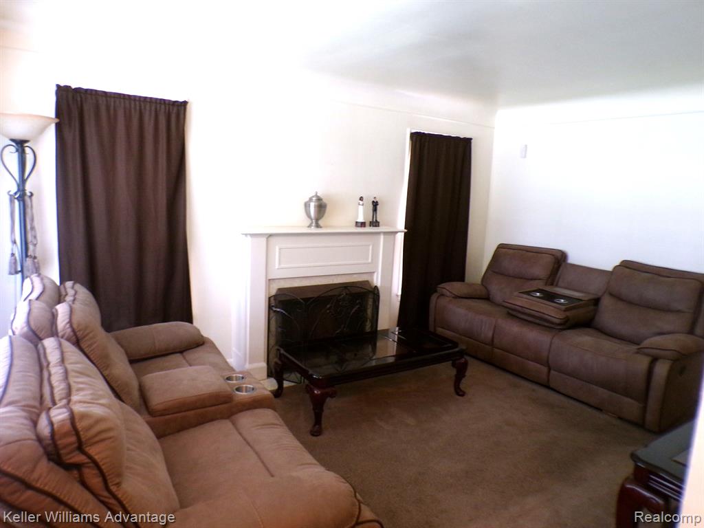9546 WESTWOOD Street, Detroit, MI 48228 — Photo 11