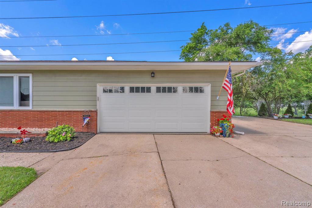 8016 Pardee Road, Taylor, MI 48180 — Photo 6