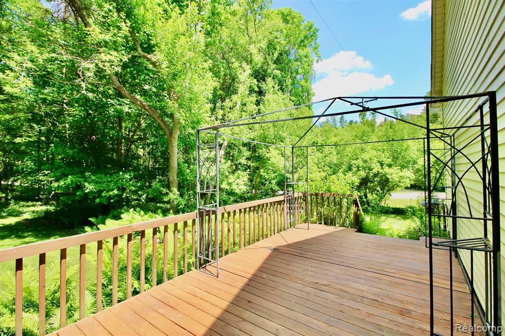 9296 Pine Hill Trail, Fenton, MI 48430 — Photo 29