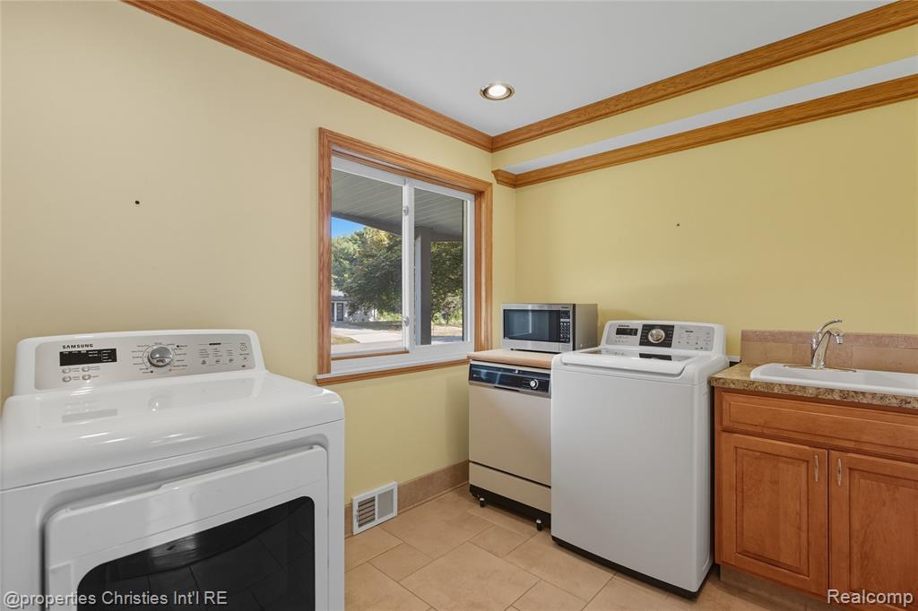 6308 Donnybrook Drive, Shelby Twp, MI 48316 — Photo 16