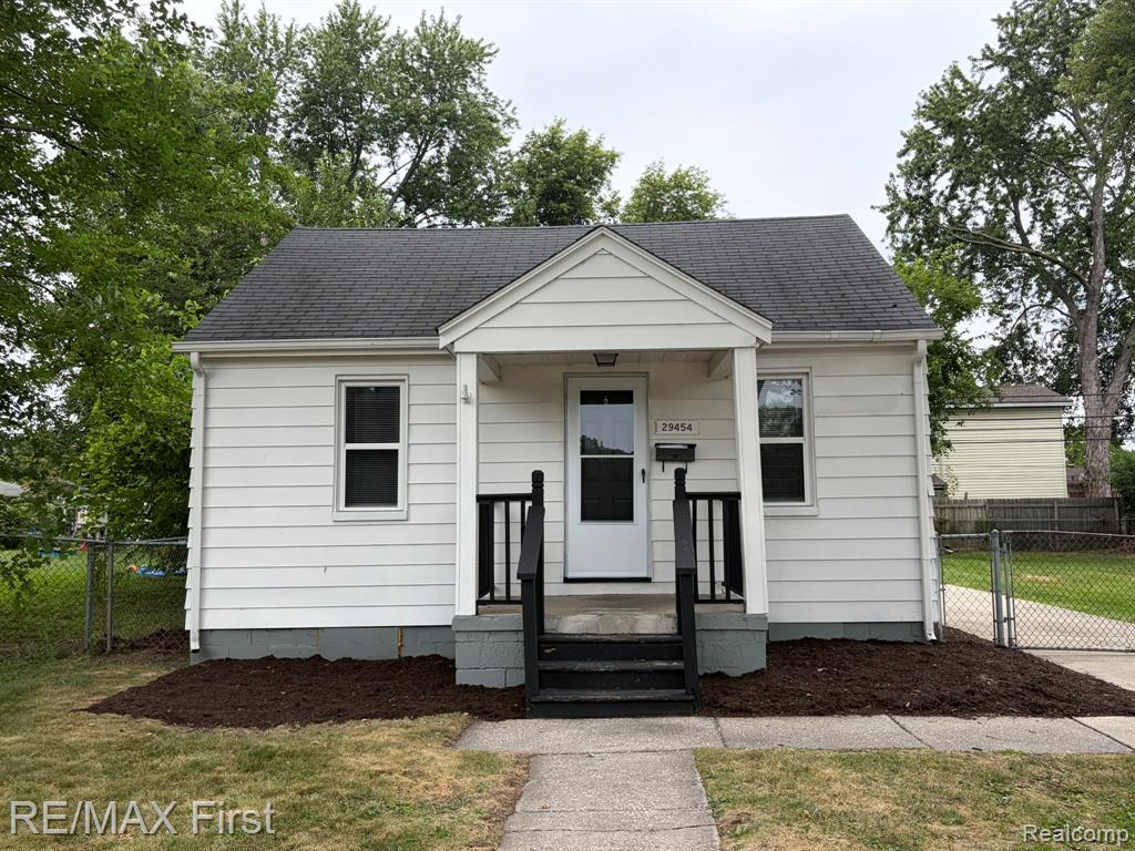 29454 MAPLEWOOD Street, Garden City, MI